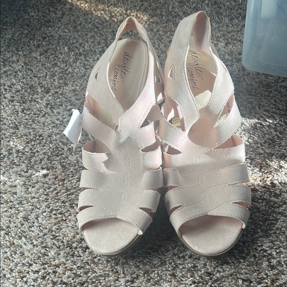 Dexflex Comfort Cream Sandals with Wedge Heel - Picture 3 of 3